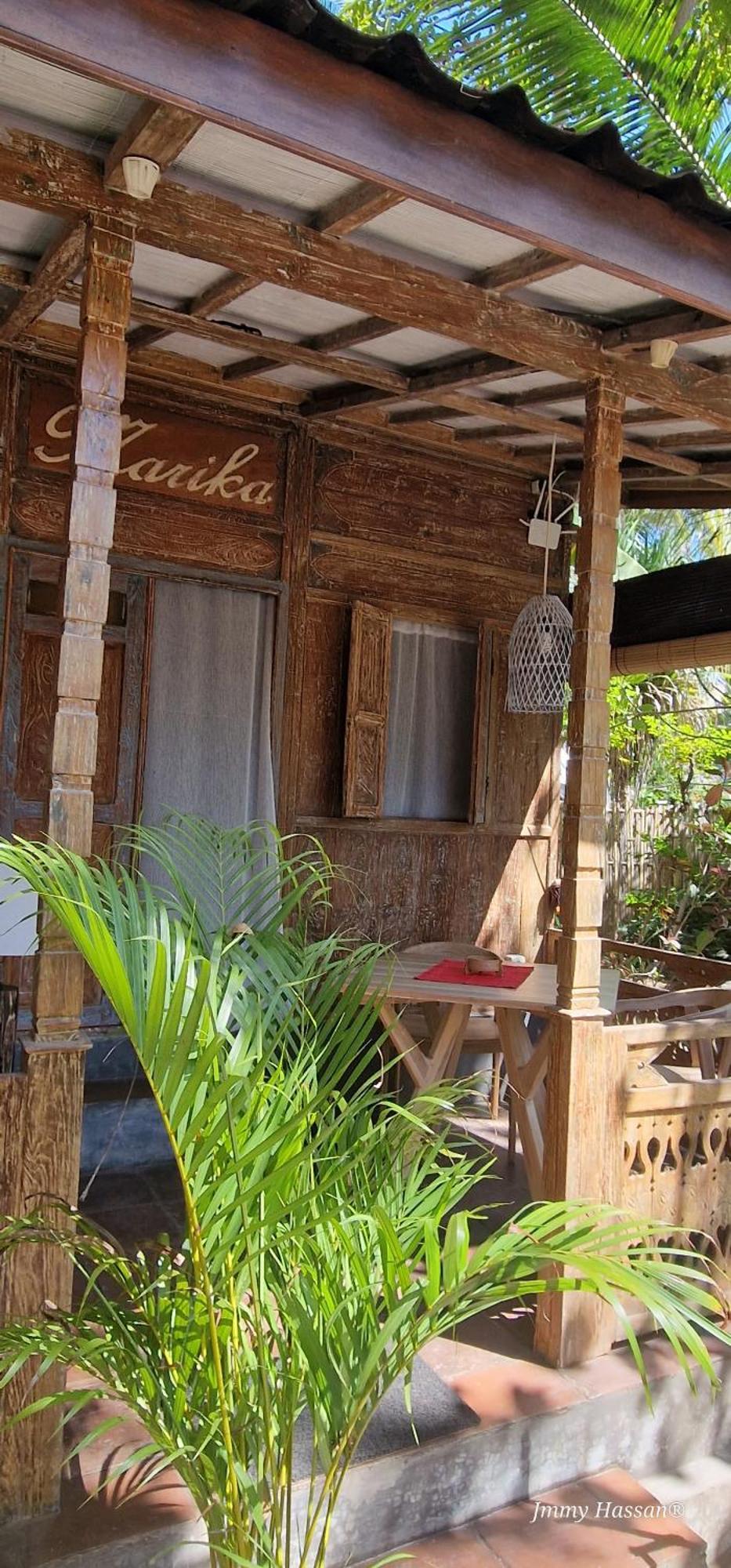 Villas Light House - Eco-Traditional Joglo Gili Trawangan Exterior photo