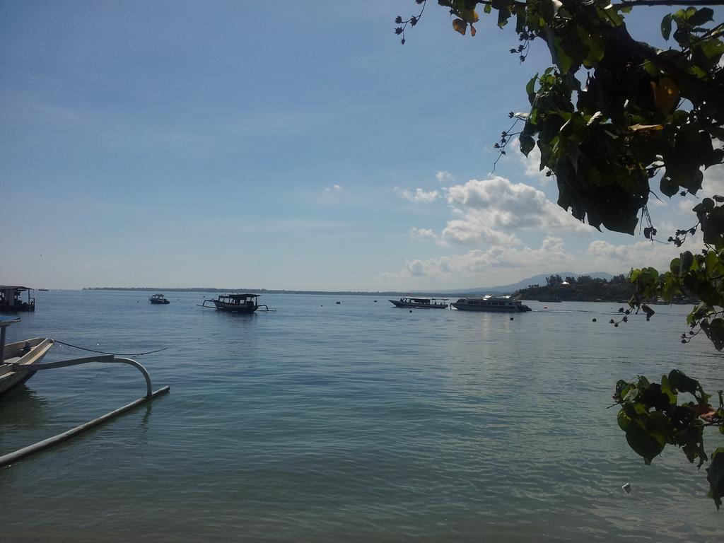 Villas Light House - Eco-Traditional Joglo Gili Trawangan Exterior photo